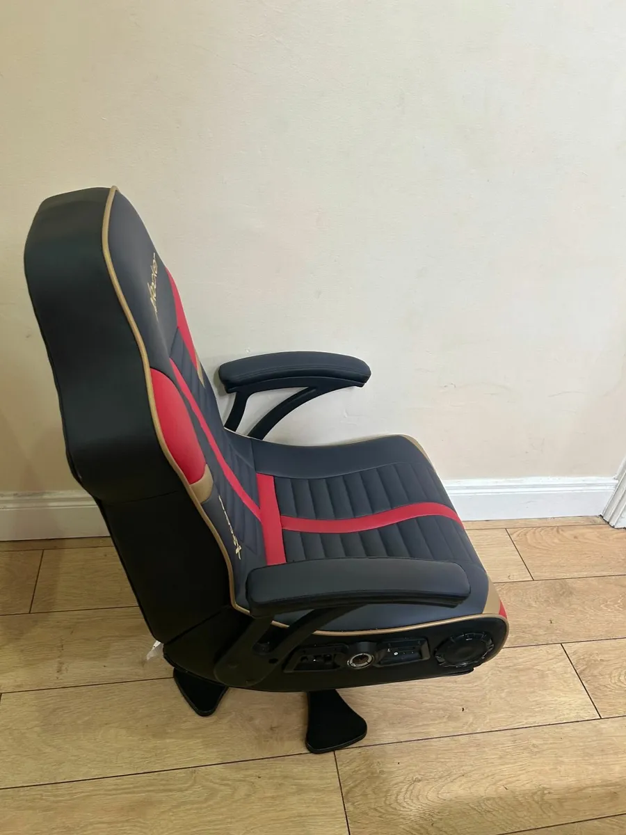Gaming Chair - Image 4