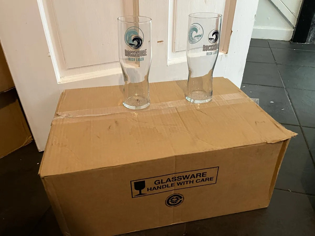 24 new style Rockshore pint glasses - Image 1