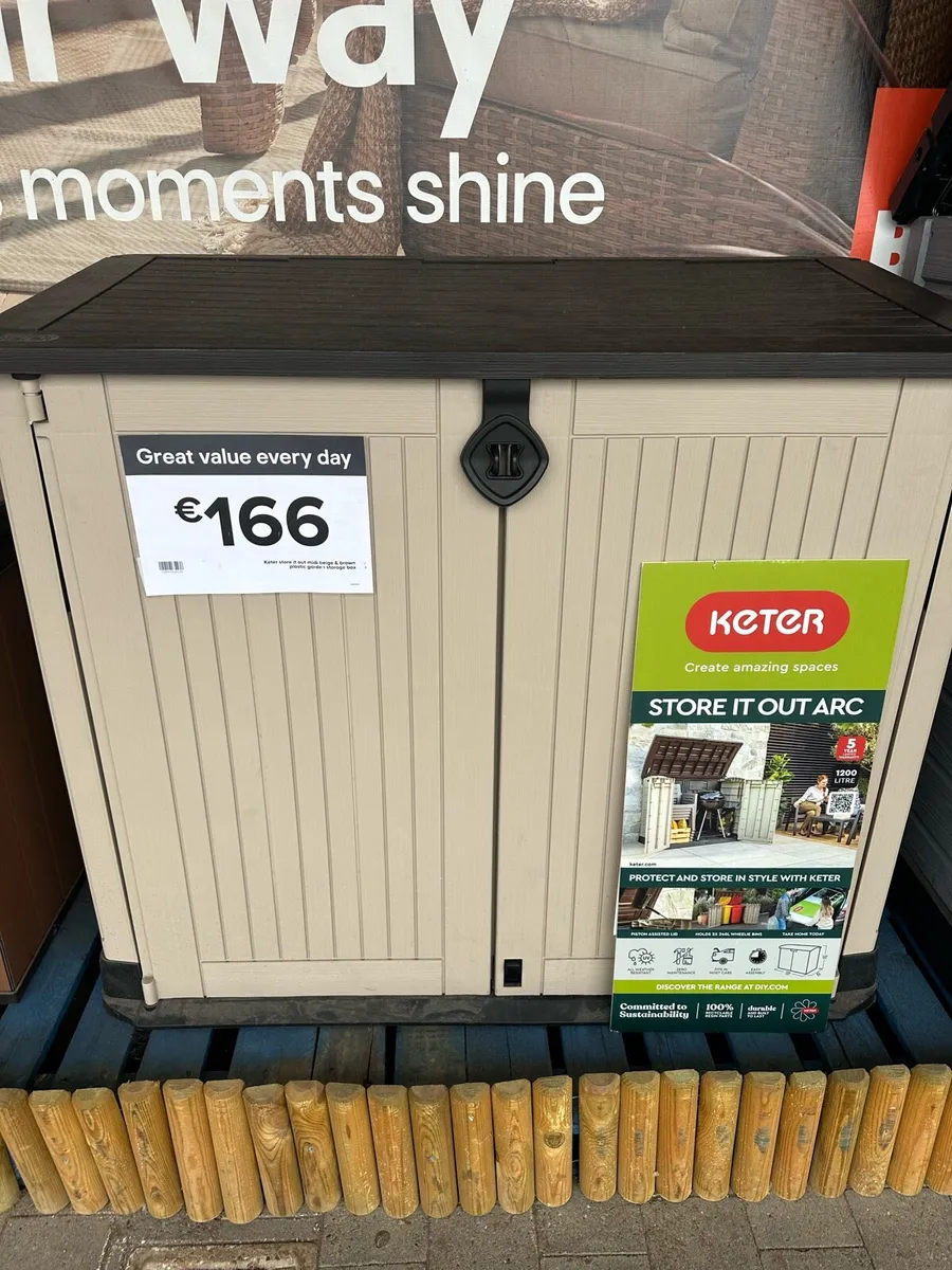 Outdoor storage box - Image 1