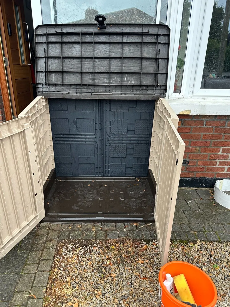 Outdoor storage box - Image 4