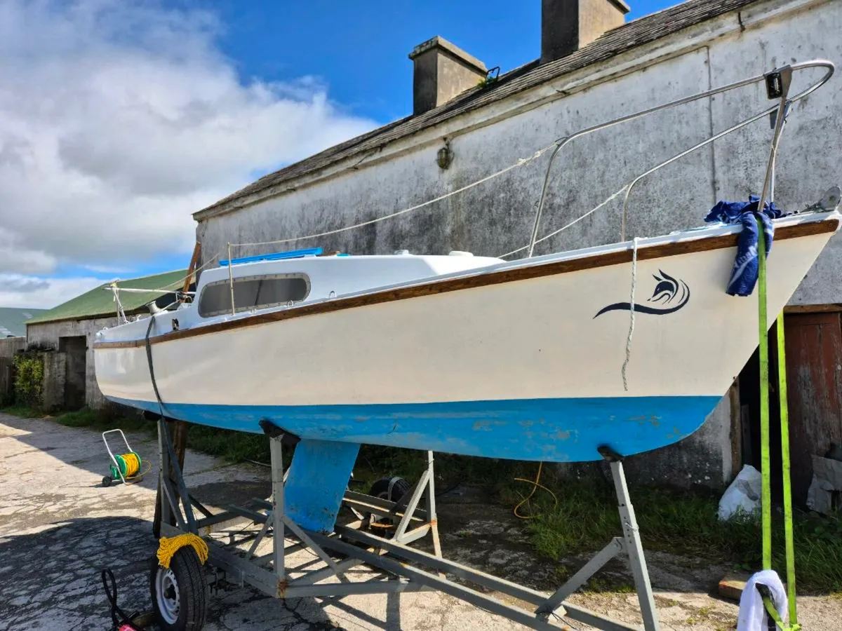Fox cub 18 Mk1 sailboat - Image 1