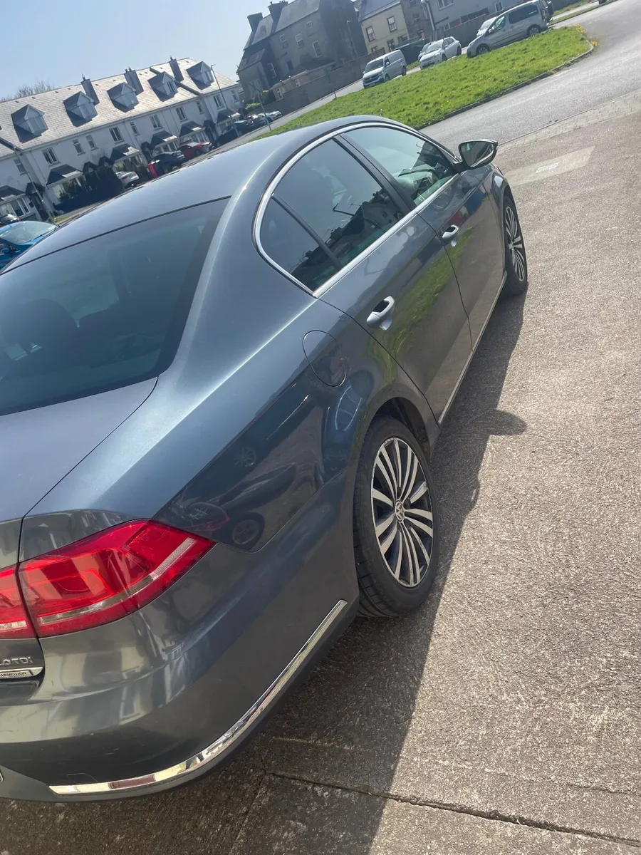 Volkswagen Passat 2012 - Image 4