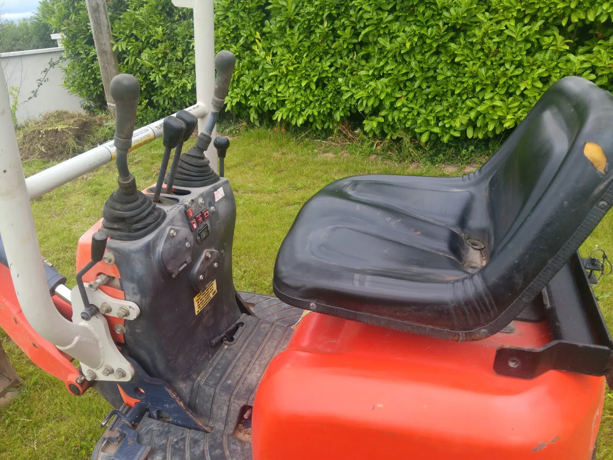 2016 Kubota micro digger - Image 4
