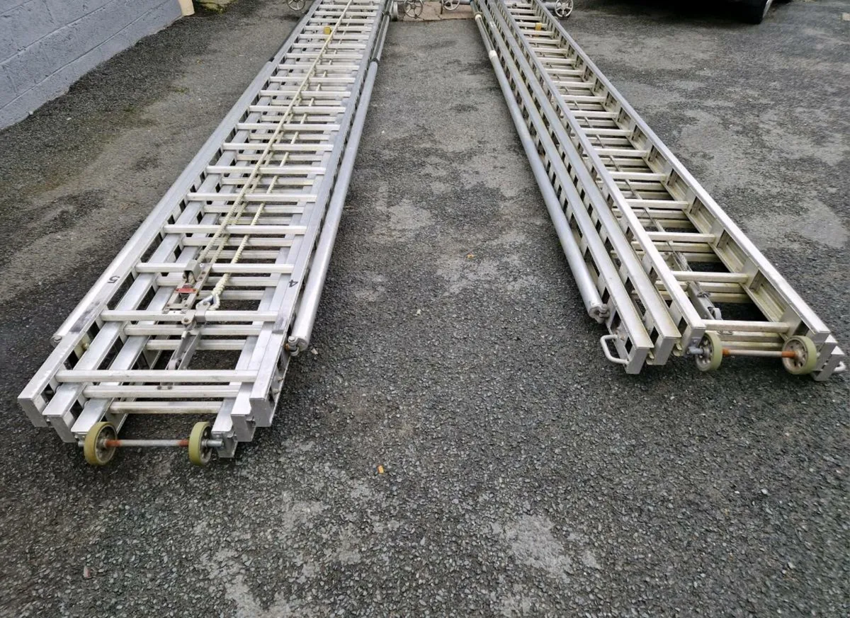 Ex fire bridge triple ladders 13.5m - Image 4