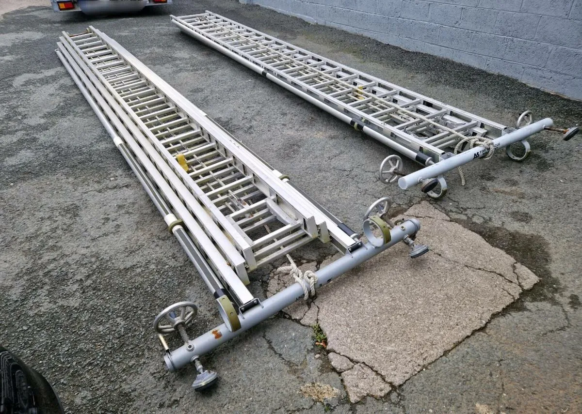Ex fire bridge triple ladders 13.5m - Image 1