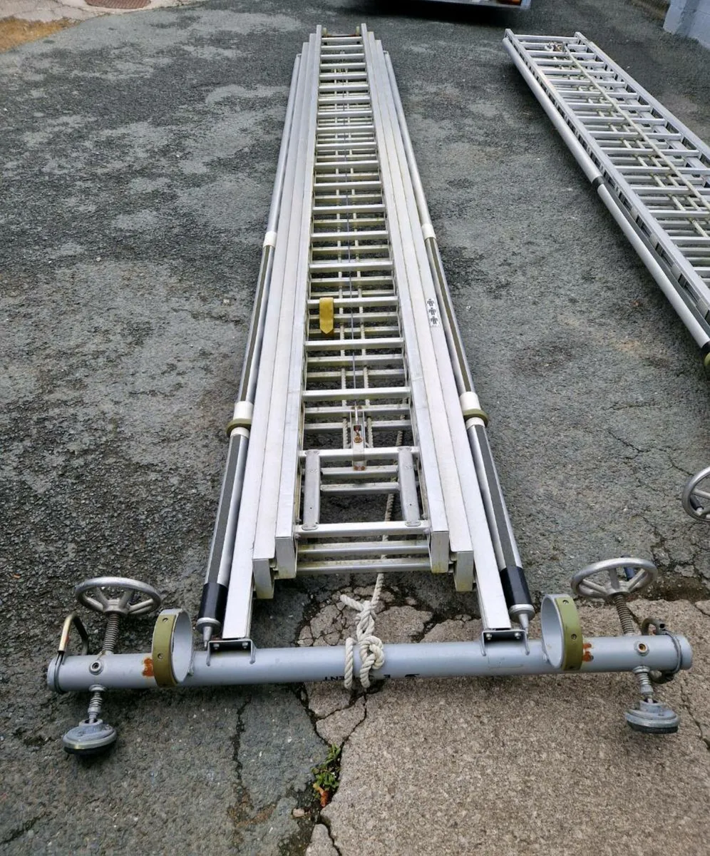 Ex fire bridge triple ladders 13.5m - Image 3