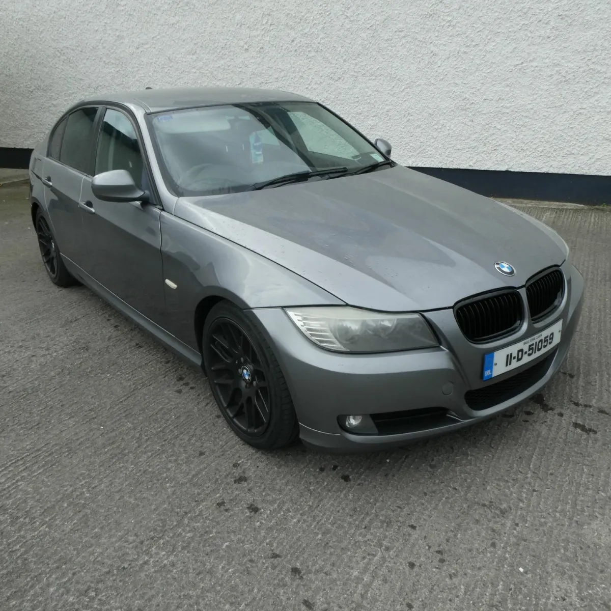 BMW 3-Series 2011 - Image 2