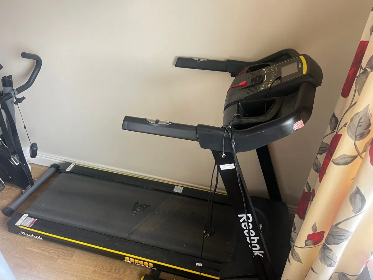 Reebok GT30 treadmill - Image 2