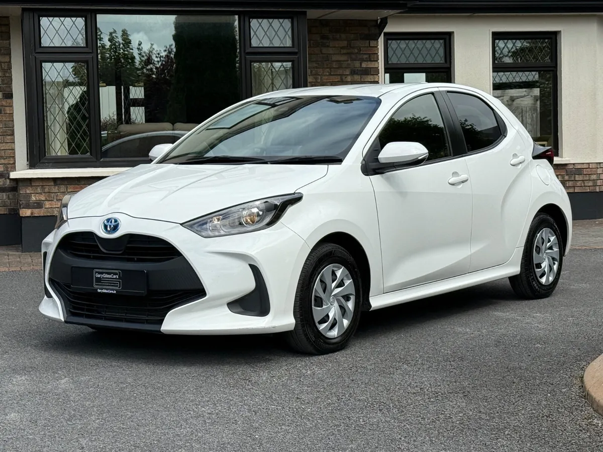 Excellent Condition 211 Toyota Yaris Hybrid Auto! - Image 3