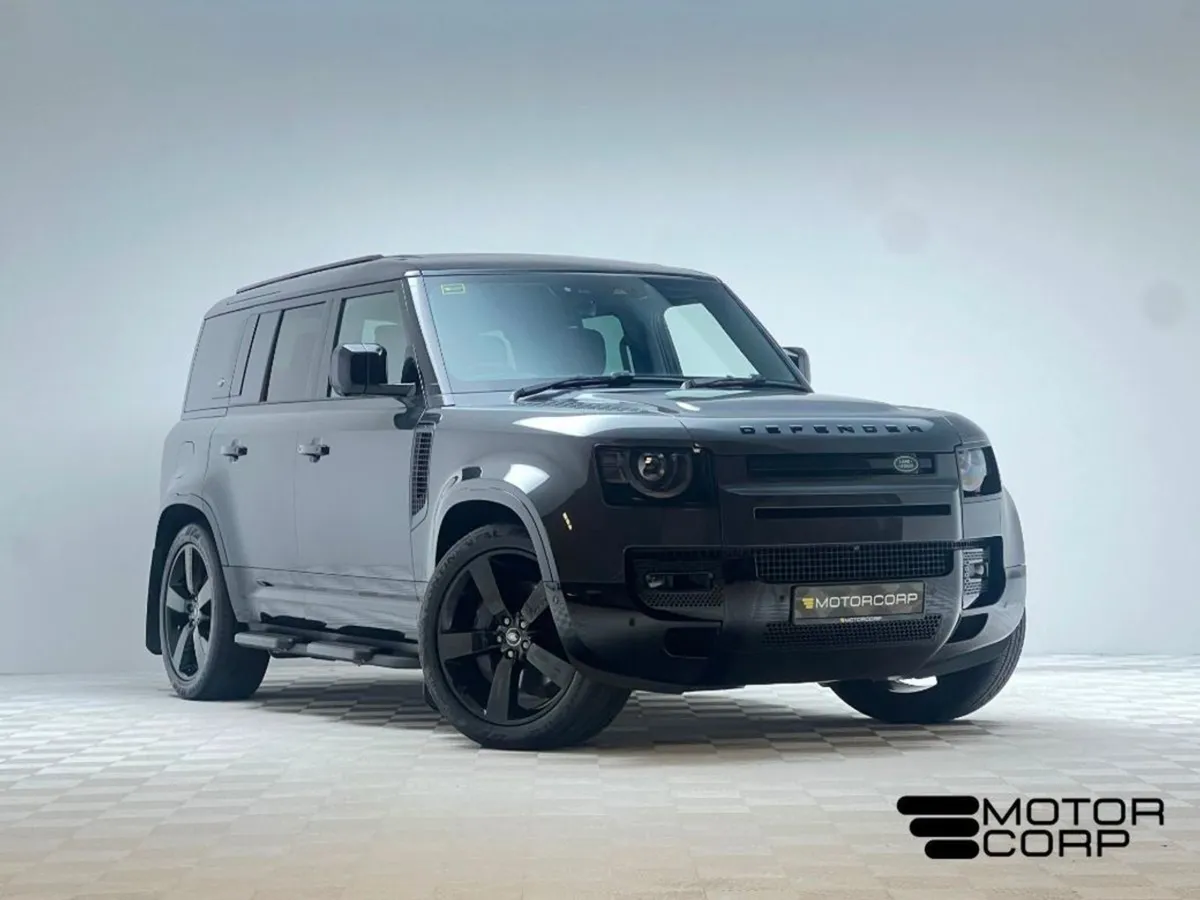 Land Rover Defender HSE X-dynamic P400e  pan Roof - Image 1