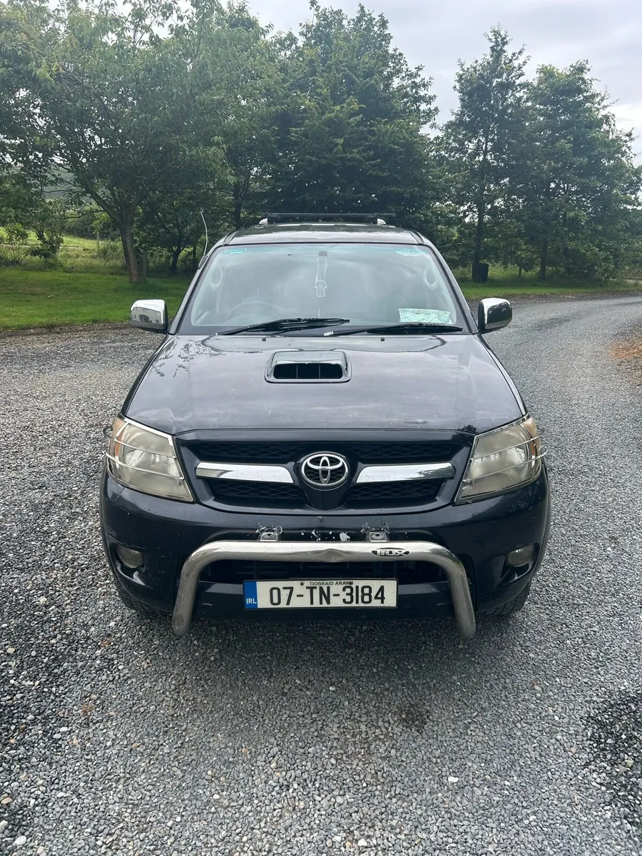 Toyota Hilux - Image 1