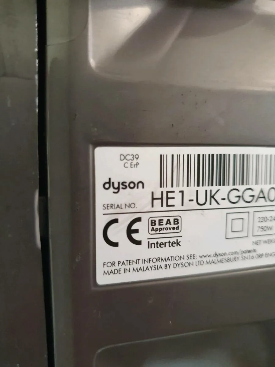 Dyson DC39 Vacuum Cleaner - Image 2