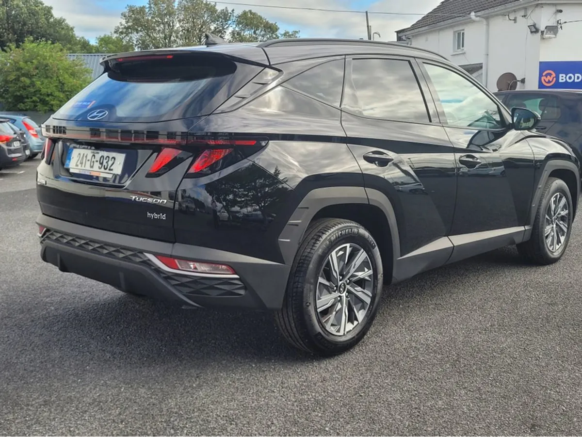 Hyundai Tucson Executive HEV 5DR Auto - Image 3