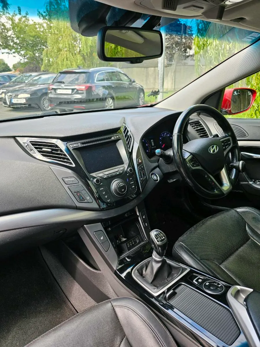 Car - Image 2