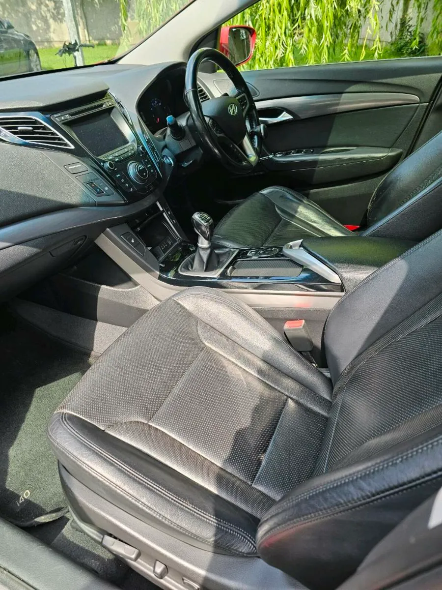 Car - Image 3