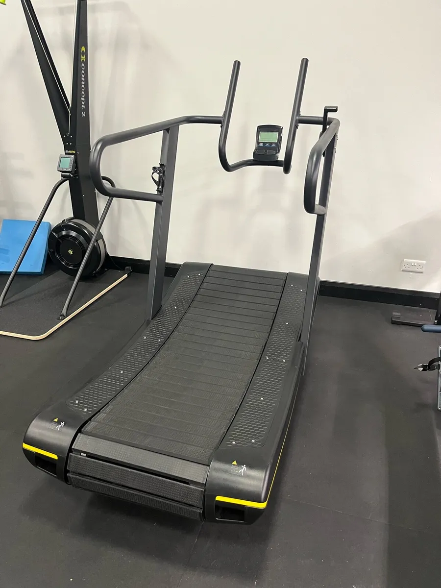 Curved Treadmill & Reverse Hyper - Image 1