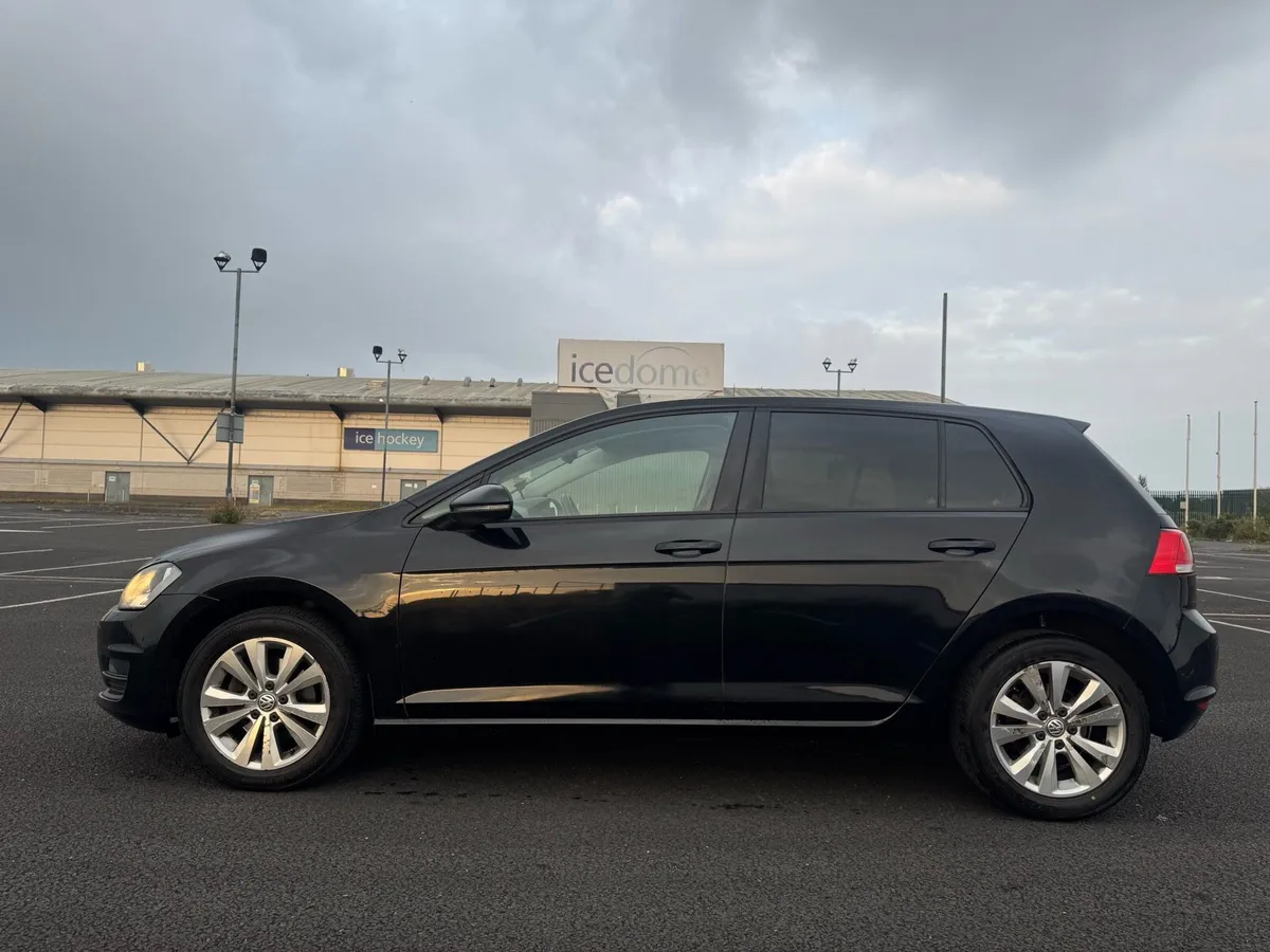 VW GOLF 1.6 TDI AUTOMATIC BLUEMOTION - Image 1