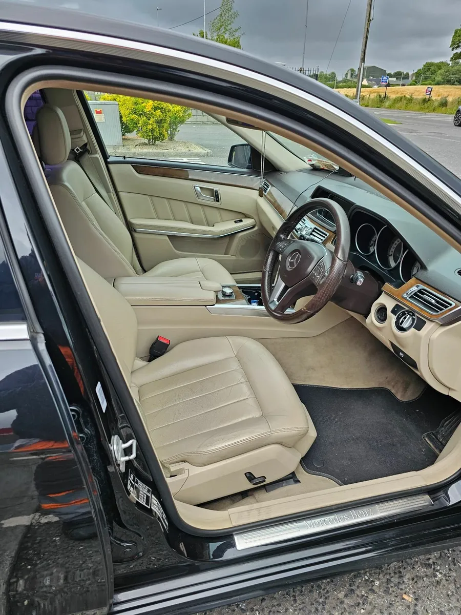 Mercedes-Benz E-Class 2014 - Image 4