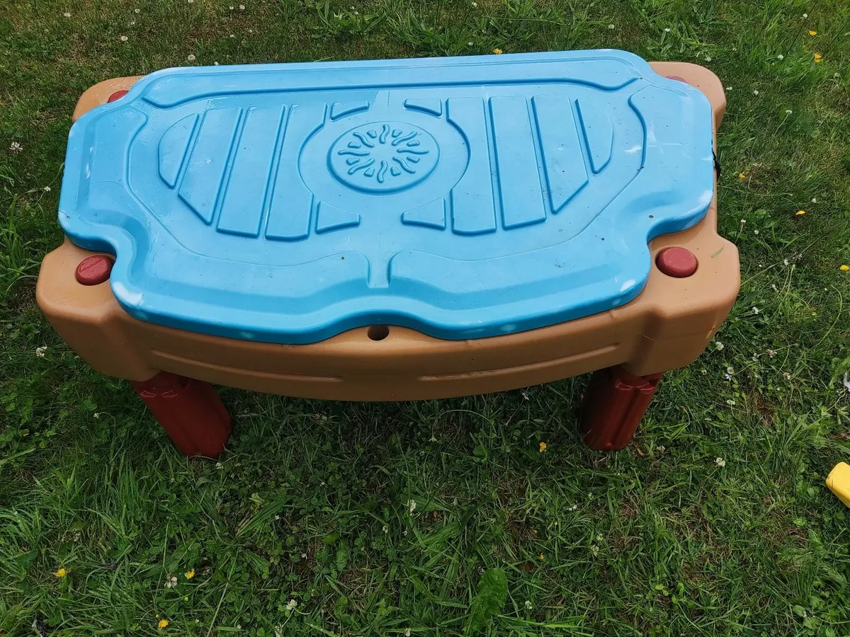 Childrens Sand table with sand - Image 2