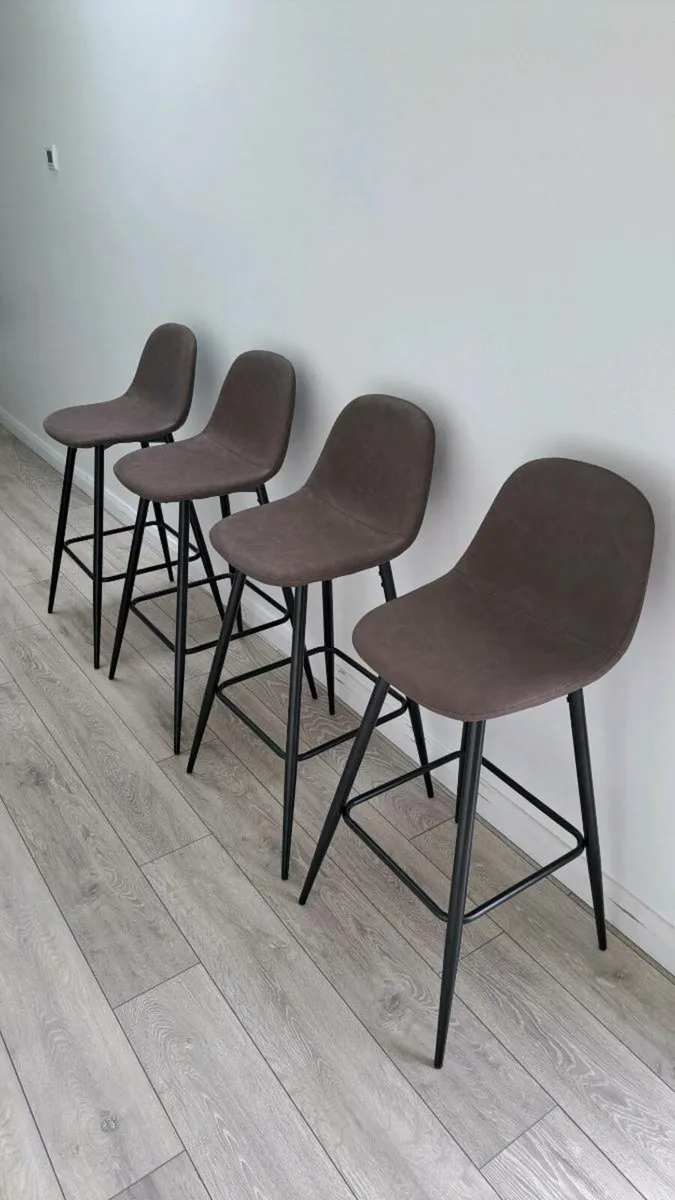 Kitchen counter chairs - Image 1