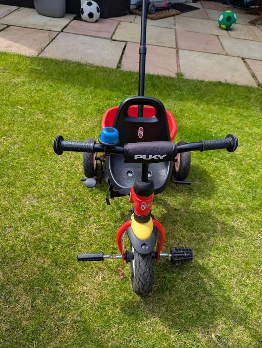 Puky tricycle with push handle (like new) - Image 2