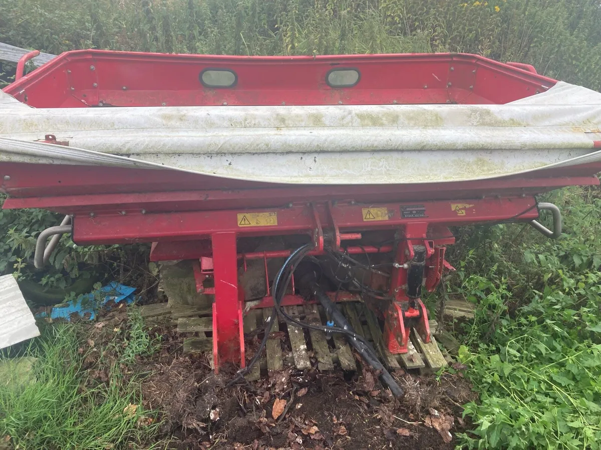 Fertiliser Spreader - Image 2