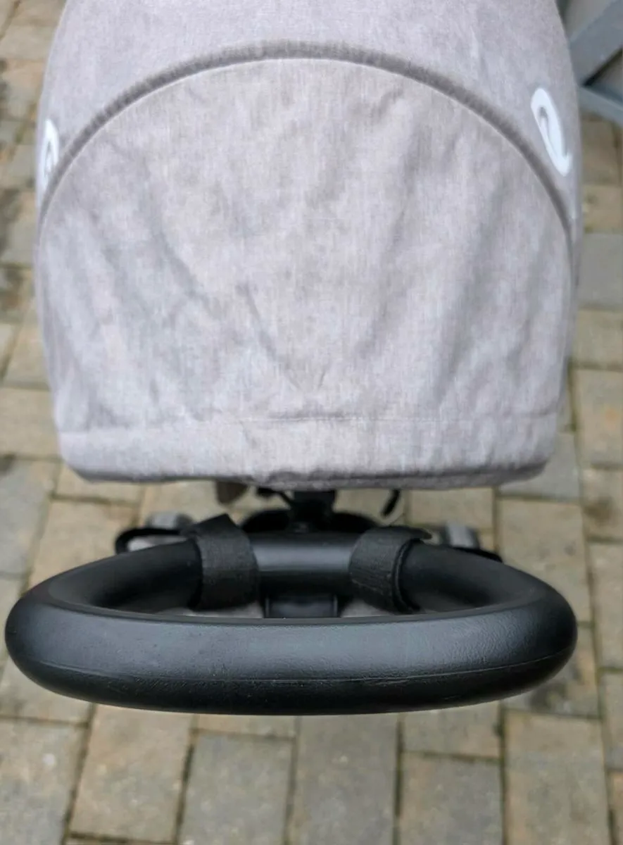 Push buggy never really used - Image 2