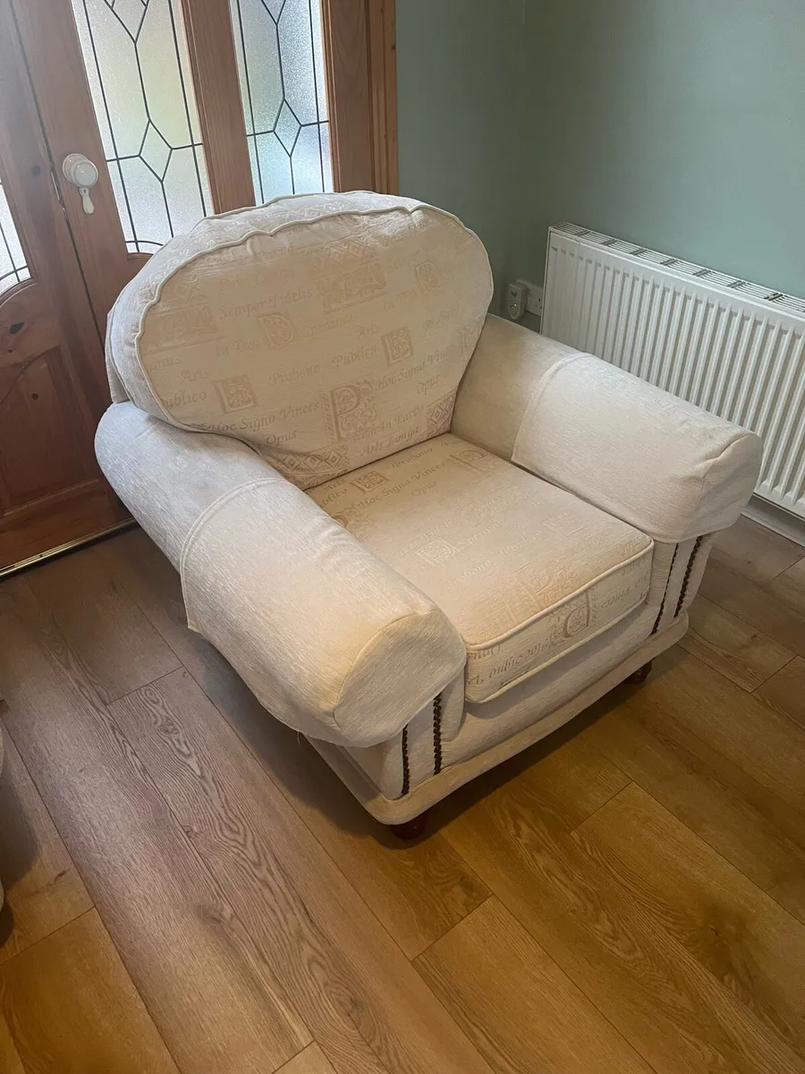 2 + 1 seater suites - Image 3