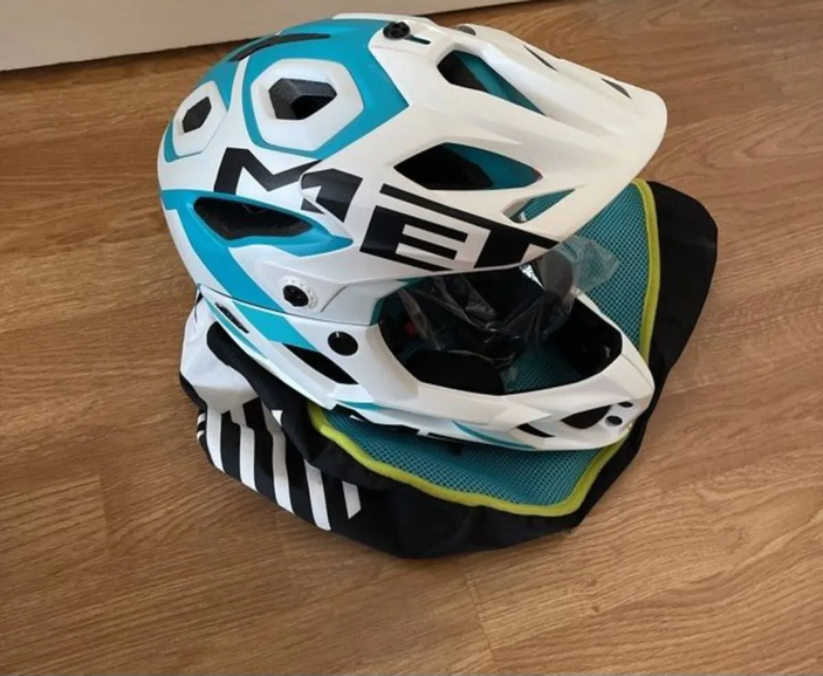 MET MTB PARACHUTE FULL FACE HELMET (S) RRP €237 - Image 1