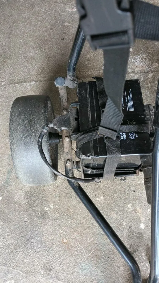Powakaddy electric trolley - Image 4