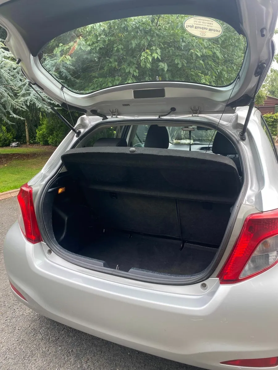 Toyota Yaris 2012 - Image 2