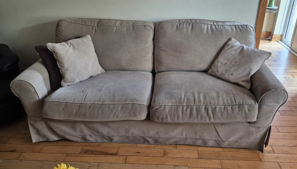 3 + 2 + 1 Suite of Furniture - Image 3
