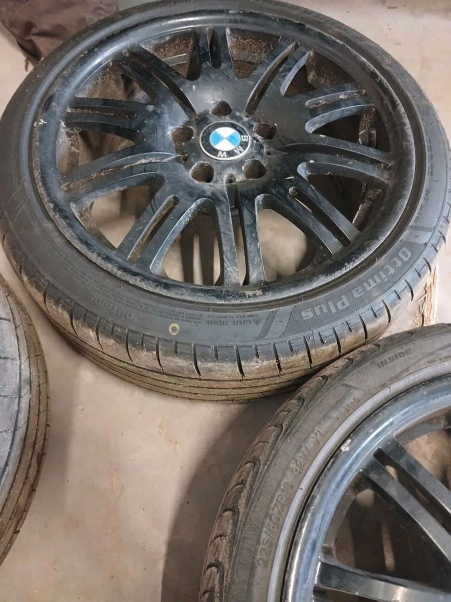 Bmw alloys wheels - Image 3