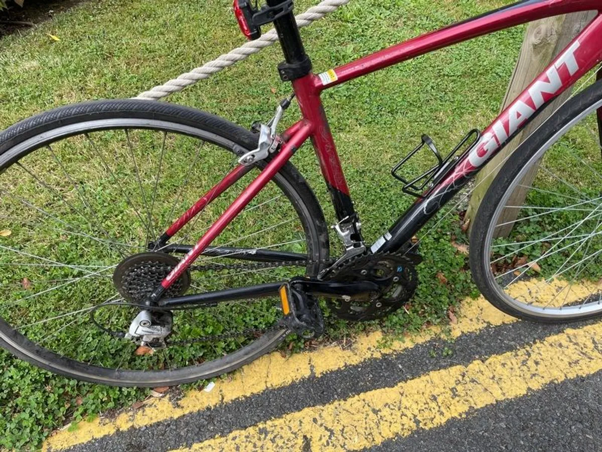 Perfect bike for a ride and for conmuting - Image 3
