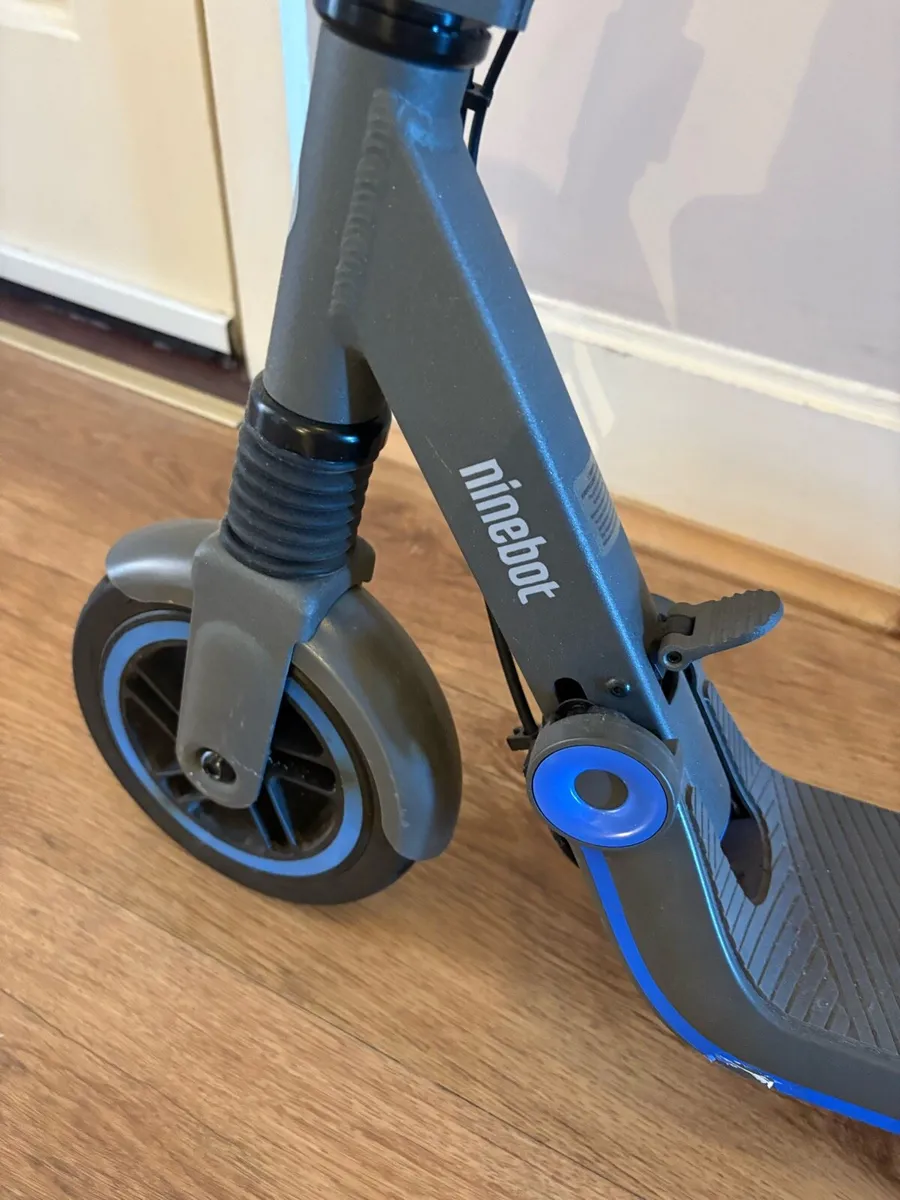 Electric scooter - Image 3