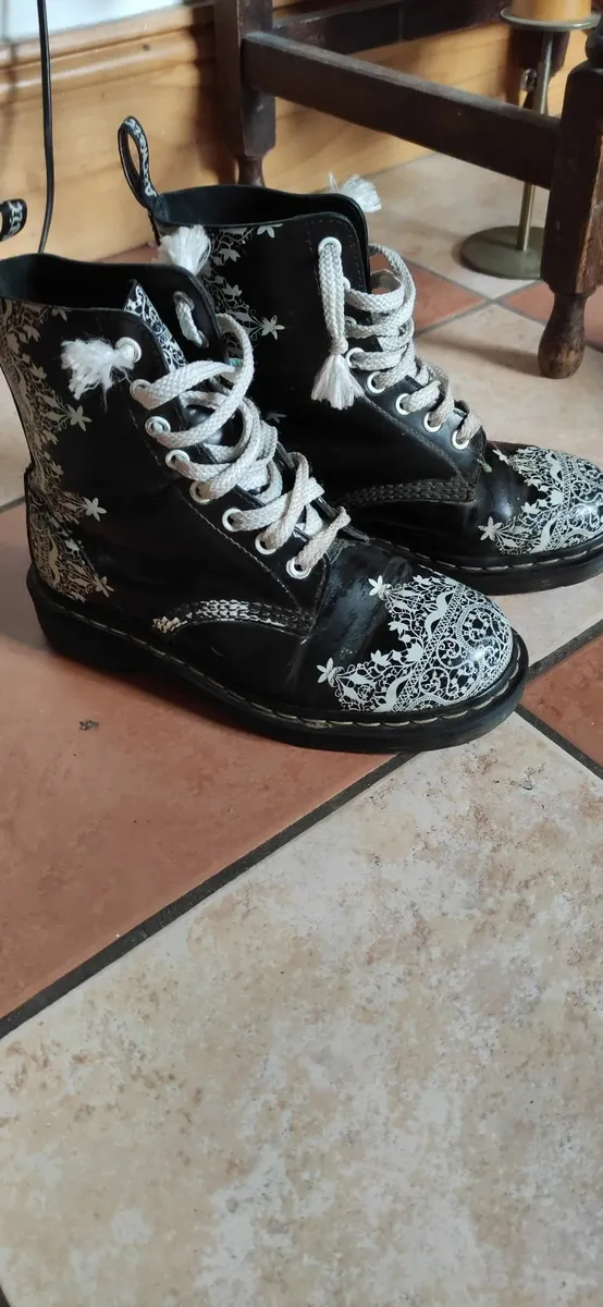 Shoes - Image 1