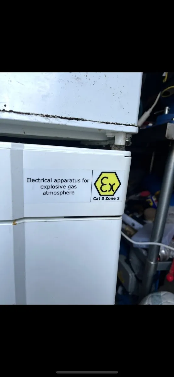 Gram 2to 8 degree industrial grade fridge - Image 3
