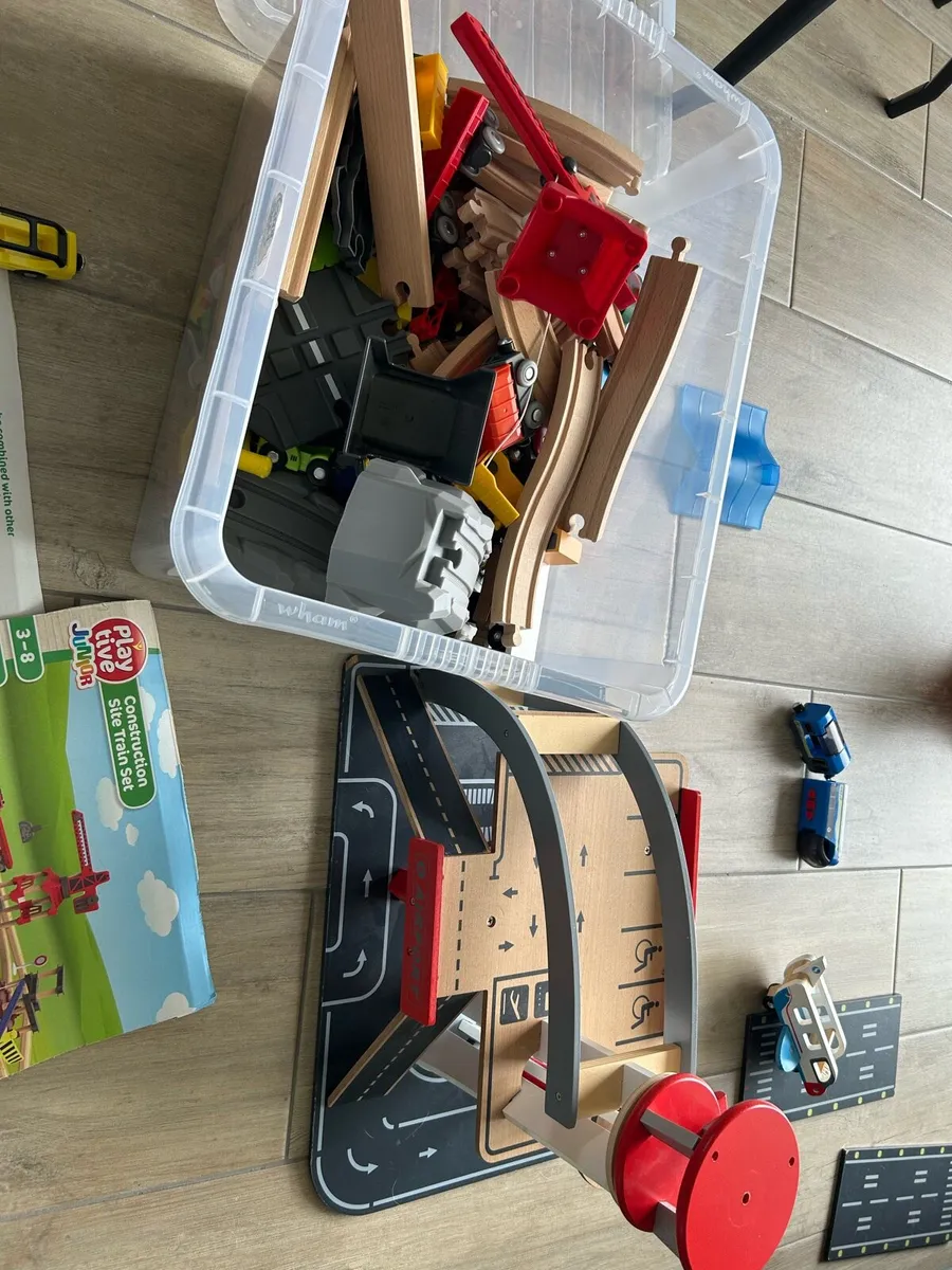 Kids train tracks - Image 1