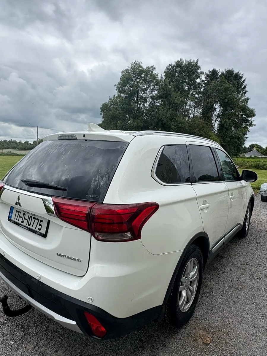 Mitsubishi outlander 2.3 L commercial - Image 4