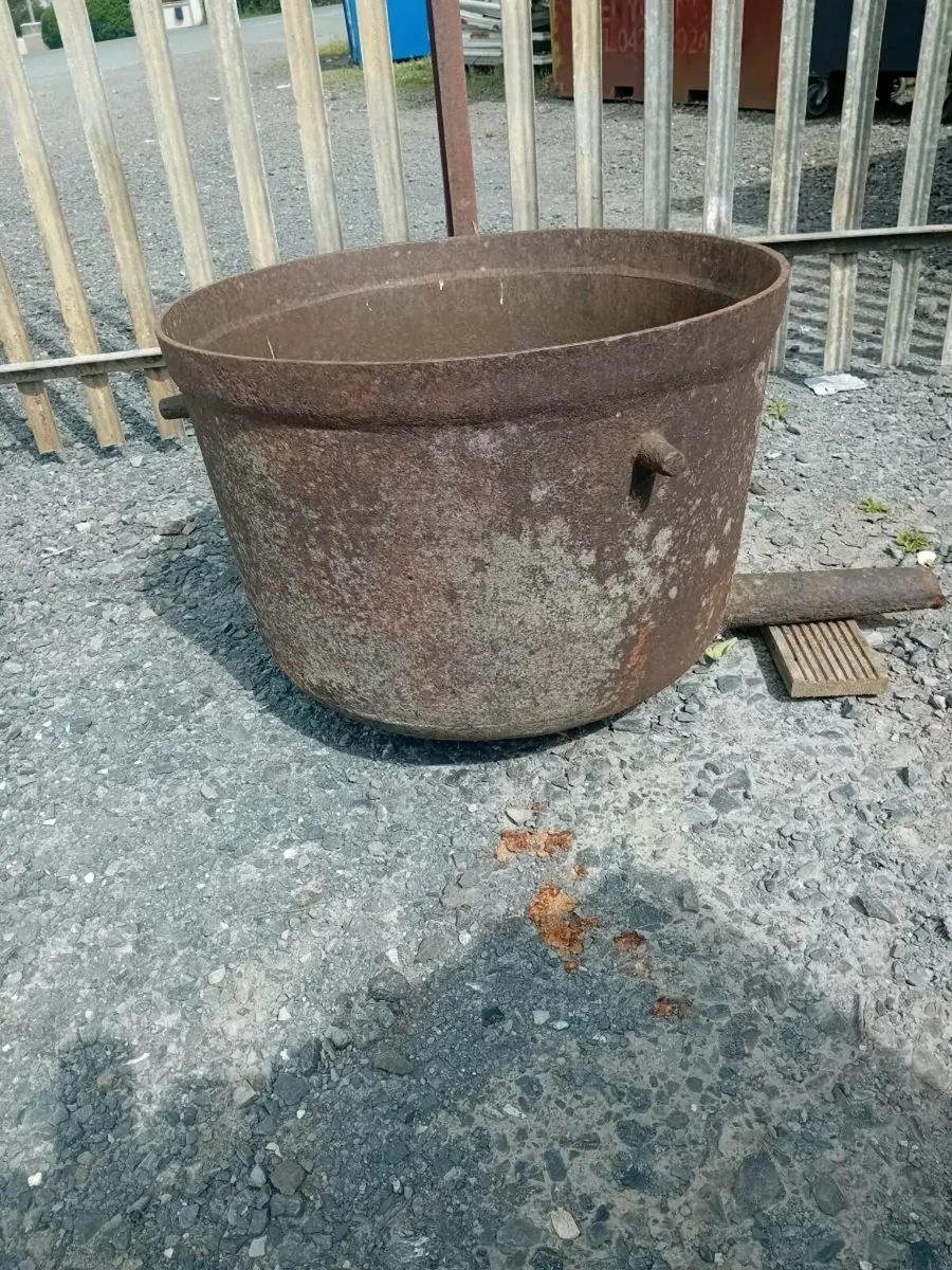 Famine Pot - Image 3
