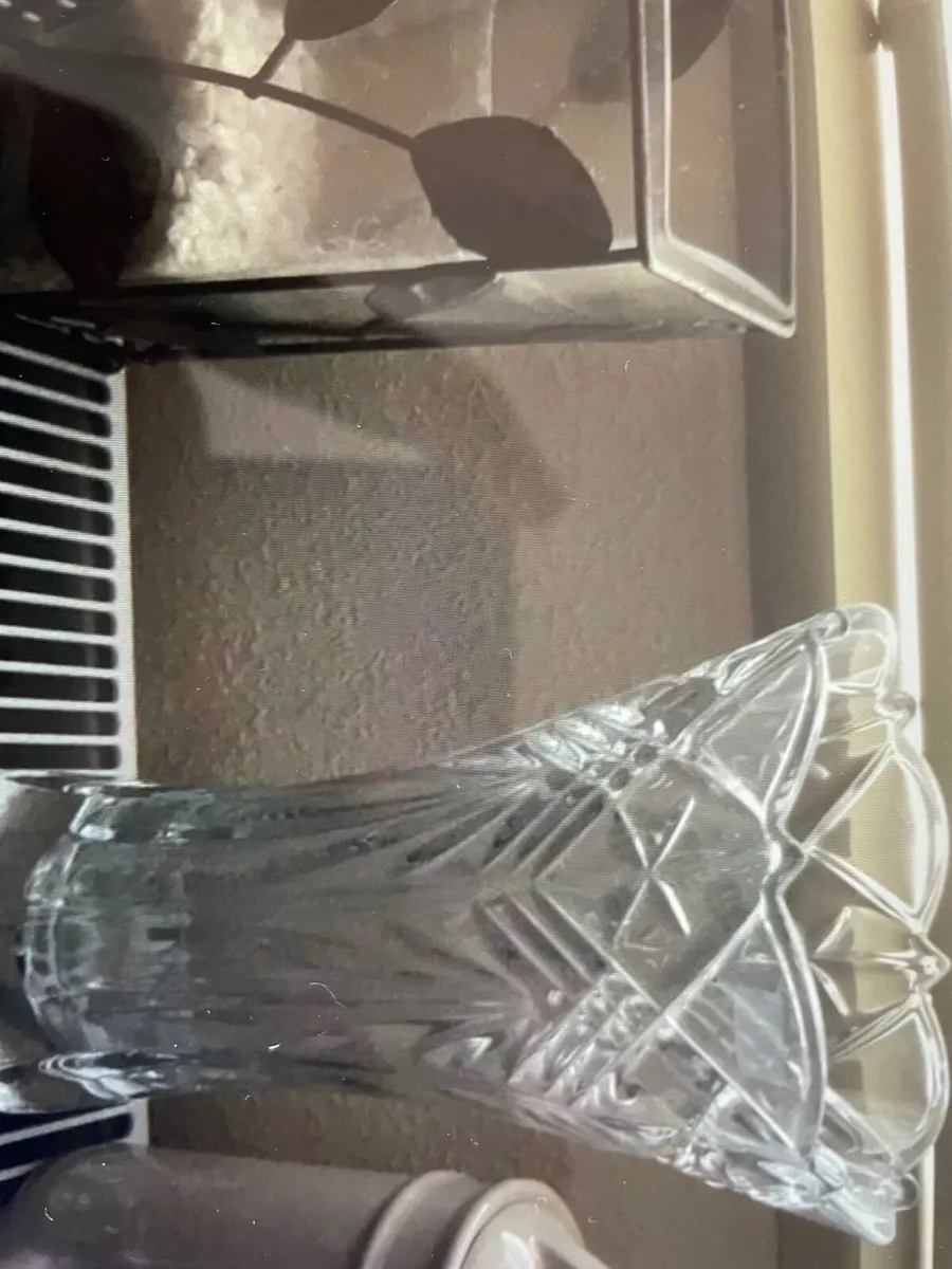 Crystal vases and pottery - Image 2