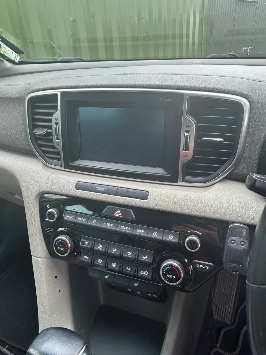 Car - Image 2