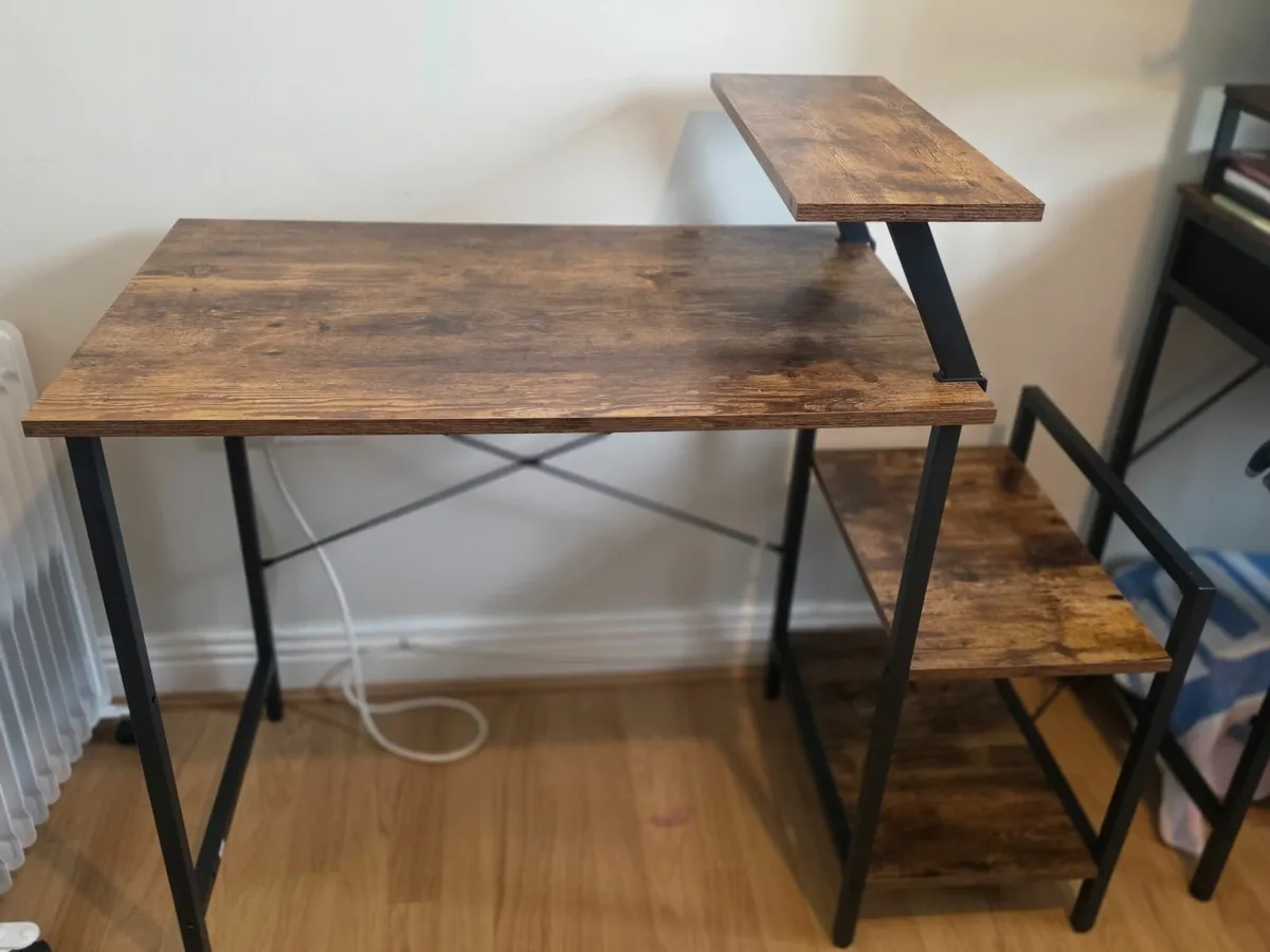 Desk & free chair - Image 4