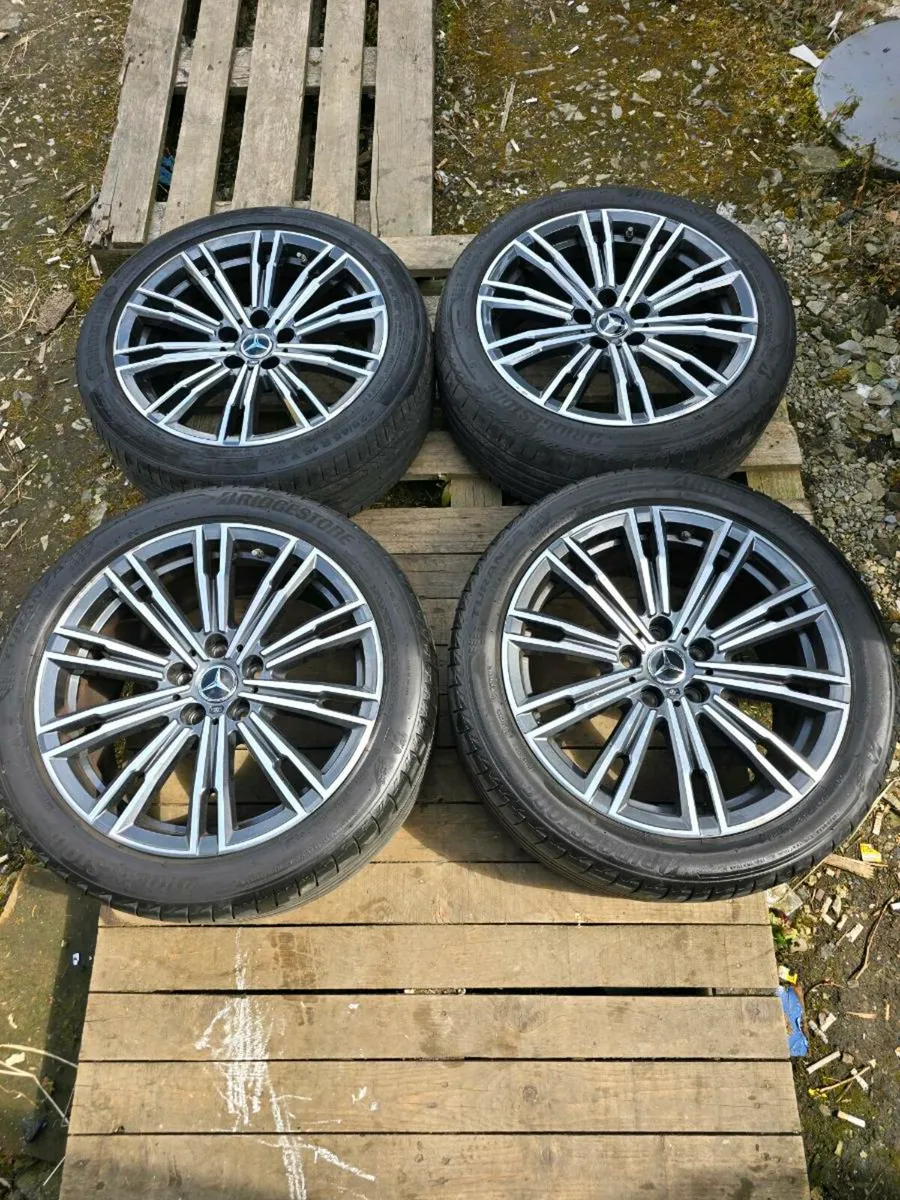 18" 5x112 Mercedes Staggered Alloys - Image 1