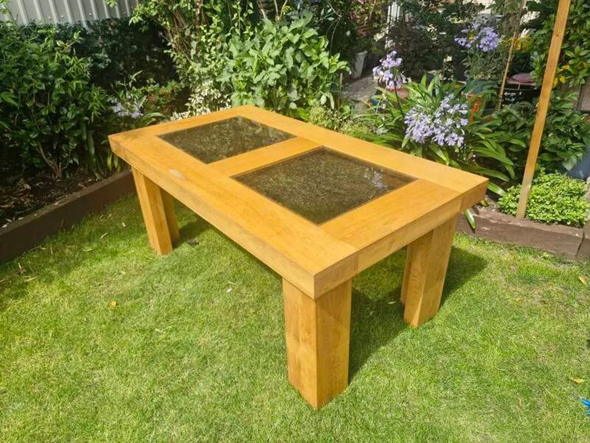 solid oak table - Image 1