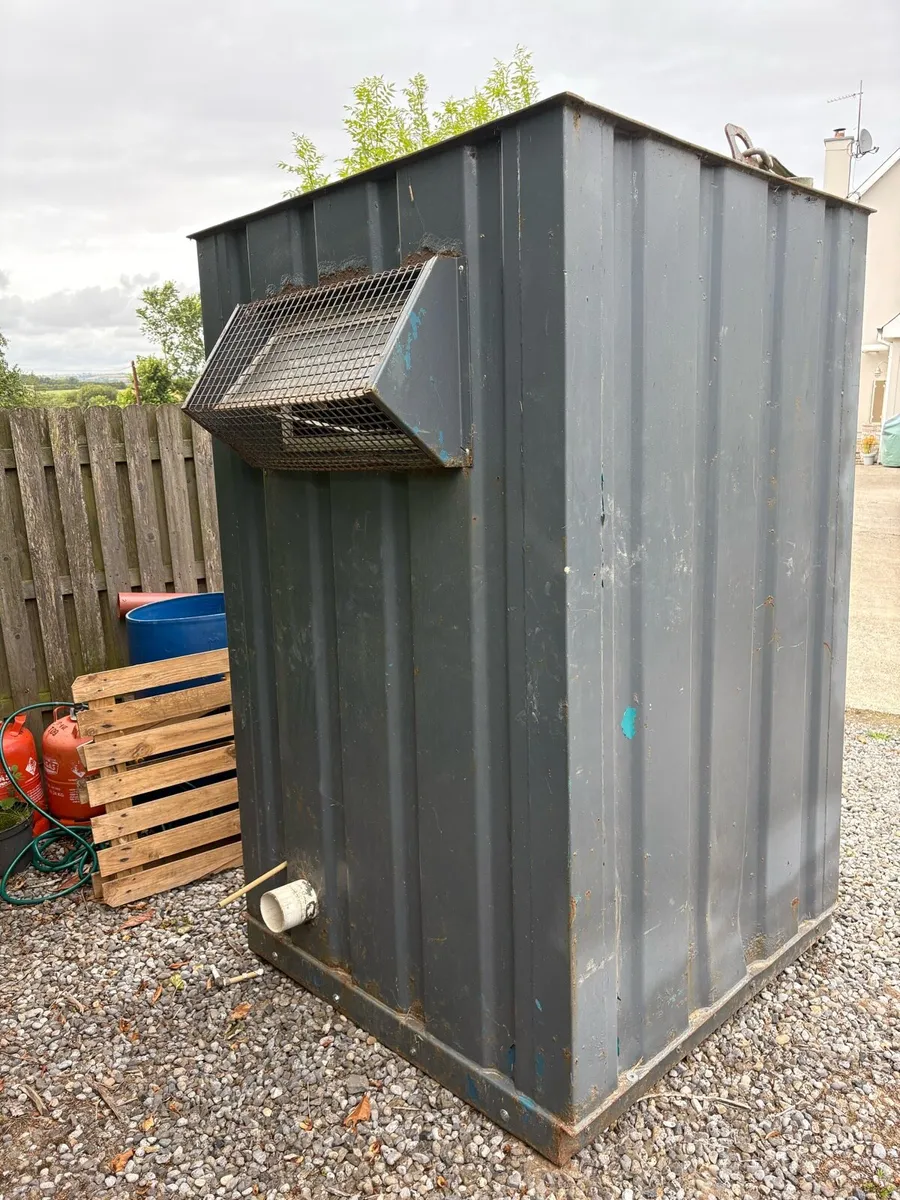 Site toilet - Image 1