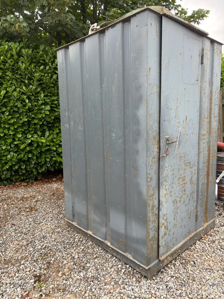 Site toilet - Image 3