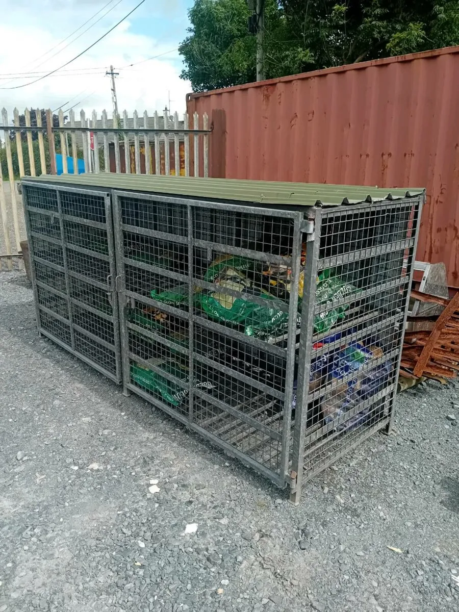 Cages for gas and coal - Image 1