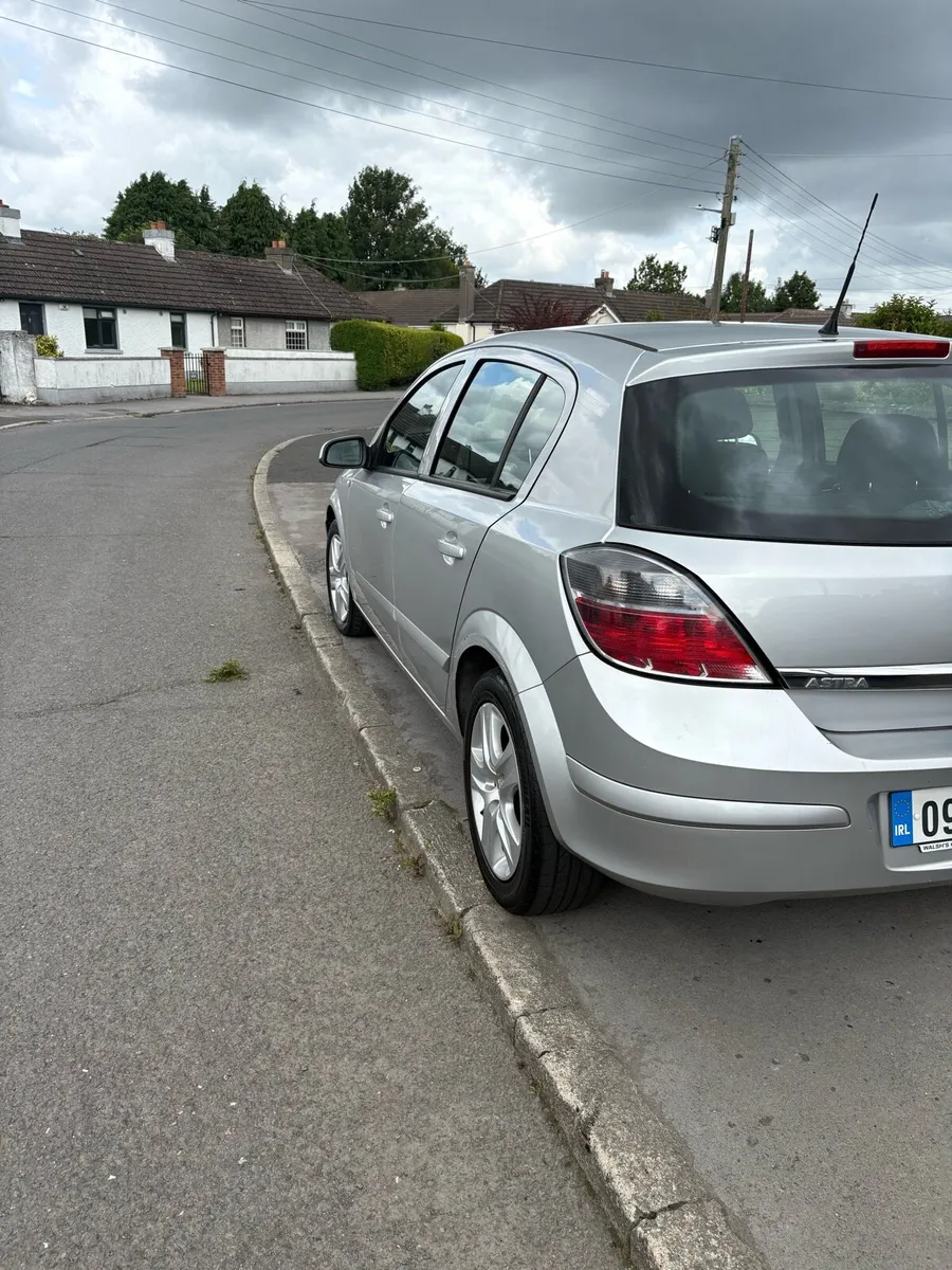 Car - Image 4