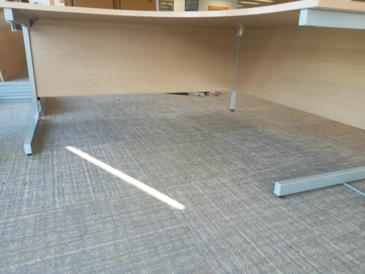Delivery - 16 x Large Corner Office Desks - Image 2